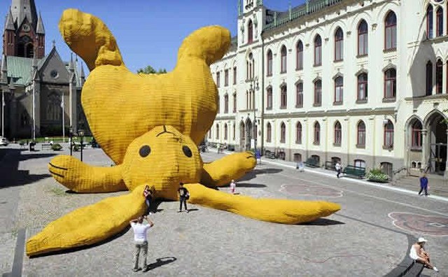 Big Yellow Rabbit by Florentijn Hofman