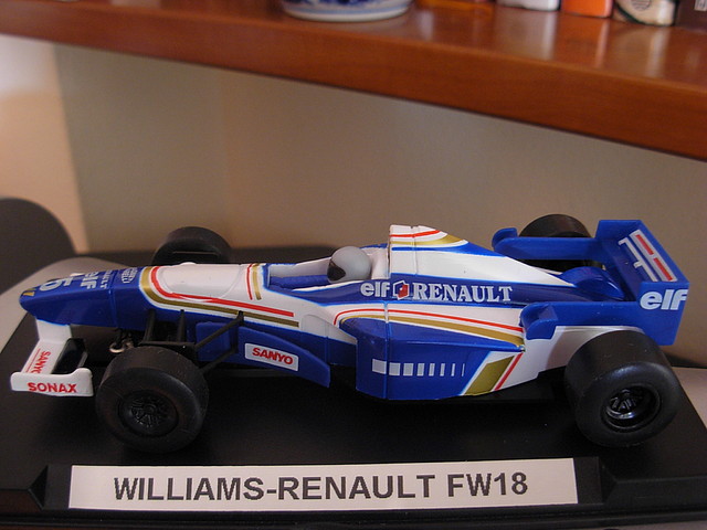 10 WILLIAMS-RENAULT FW18