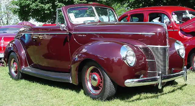 1940-Ford-Convertible-Maroon-sy