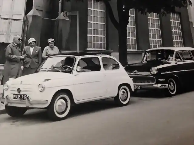 Wien - vor der der ehemaligen Austria Email-Fabrik im 16. Bezirk, 1960