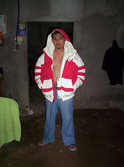 Aqui enseñando un poquito de mi panzita. Aqui enseñando un poquito de mi panzita.
