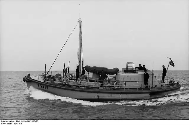 Bundesarchiv_Bild_101II-MW-2105-23,_Hafenschutzboot_HS_114[1]