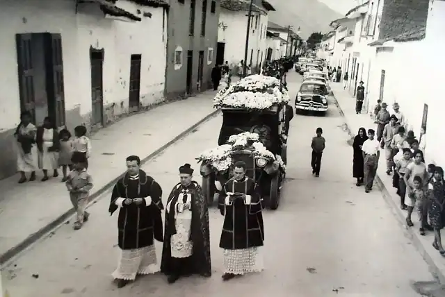 entierro comitiva huanuco 1960s