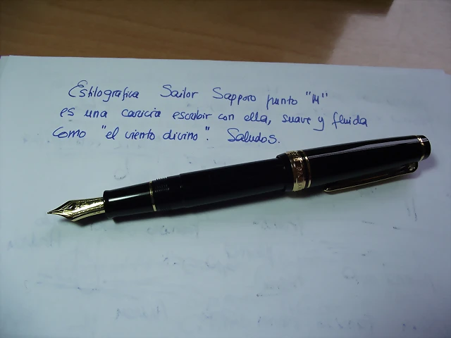 sailor y caja plumas 011