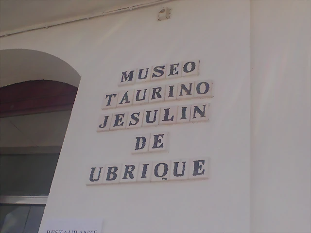UBRIQUE 018 UBRIQUE 018