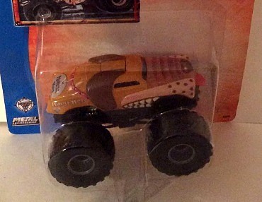 2004s 43 Monster Mutt toy1