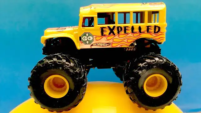 2004s 11 Expelled toy1