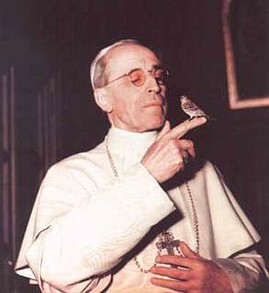 PIO XII y el pajarito