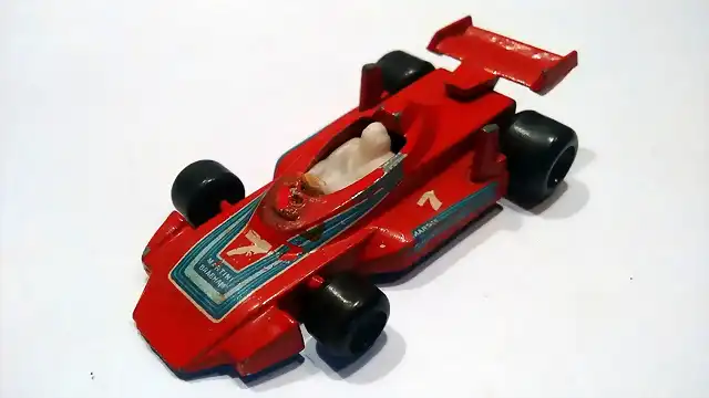 F1 Brabham BT45 ruedas B (2)