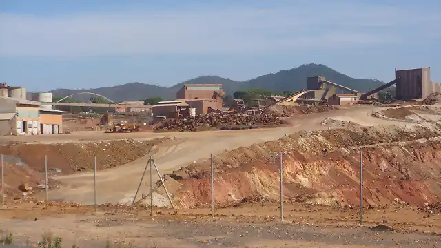 Una mina que espera-Oct-Novbre. 2014-Fot.J.Ch.Q.jpg (15)
