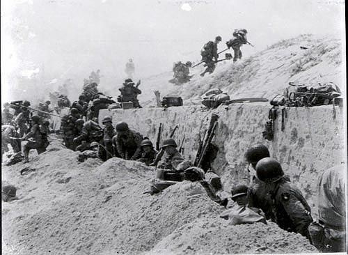 Efectivos del 8 Regimiento de Infanteria de la 4 Divisin de Infanteria en el asalto a Utah Beach. Normandia. 1944