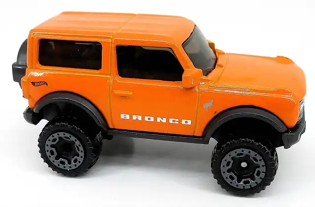 22 ford bronco 2 color