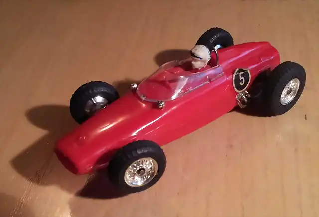 POLICAR 1_32 FERRARI F1 4