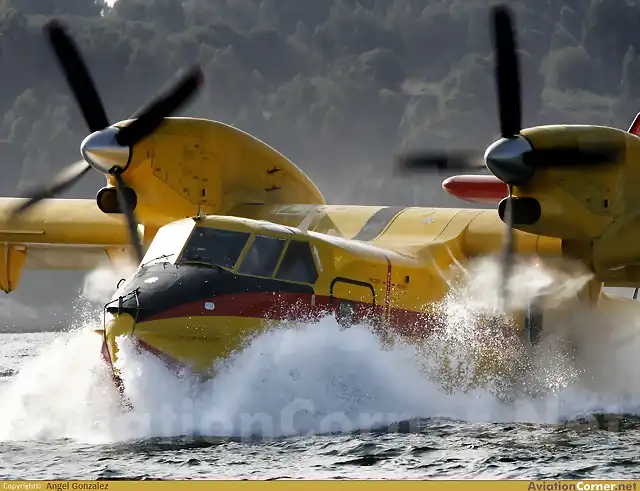 Canadair CL-215T. Ao 2012