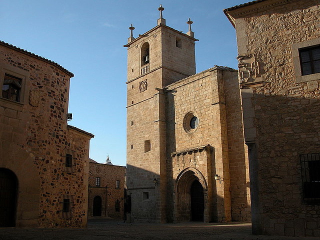 800px-Concatedral_de_Caceres 800px-Concatedral_de_Caceres