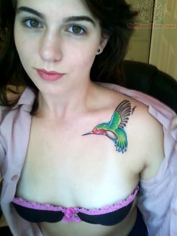 Colorful-Hummingbird-Tattoo-On-Girl-Collarbone