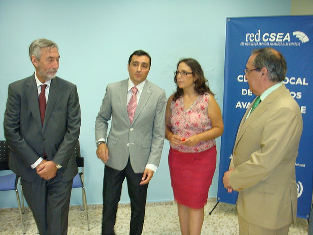 Rosa inaugura Ctro. Serv. Avanzados a empresas-Fot.J.CH.Q-.22.07.11.jpg (22)