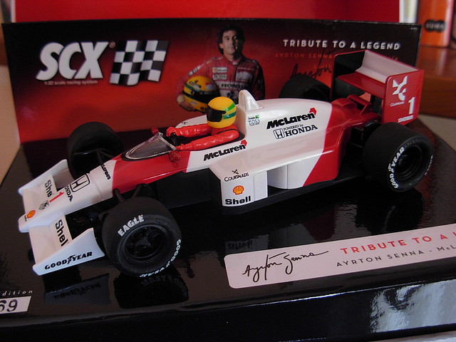 09 McLAREN-HONDA MP4-6