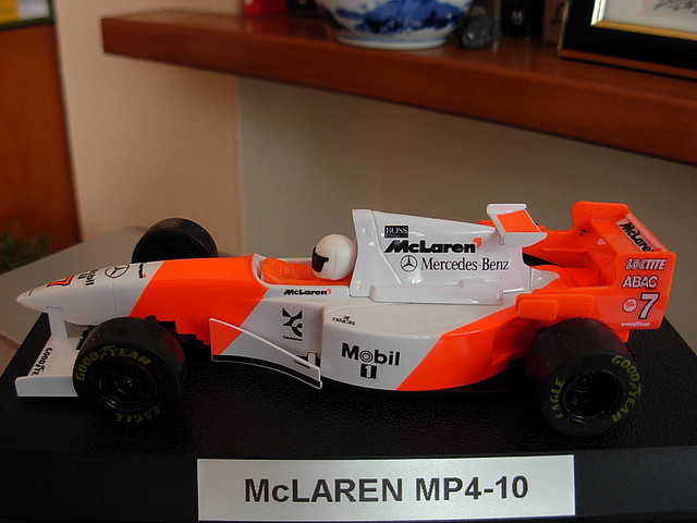 12 McLAREN MP4-10