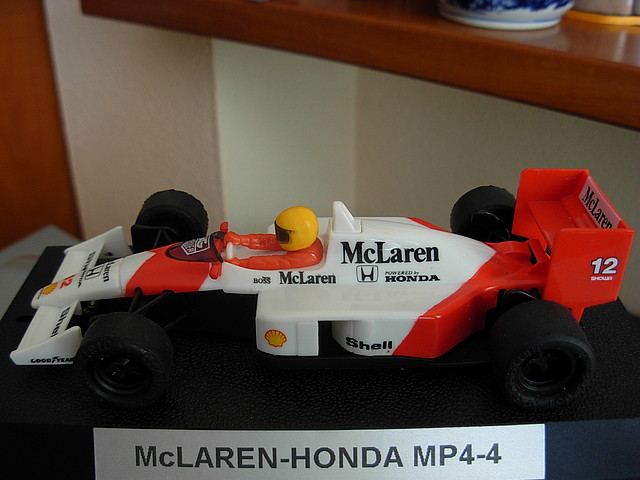 08 McLAREN-HONDA MP4-4