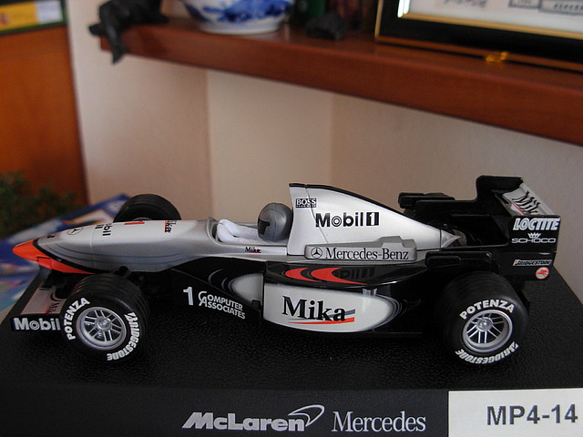 16 McLAREN MP4-14