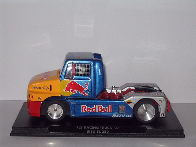 SISU RED-BULL