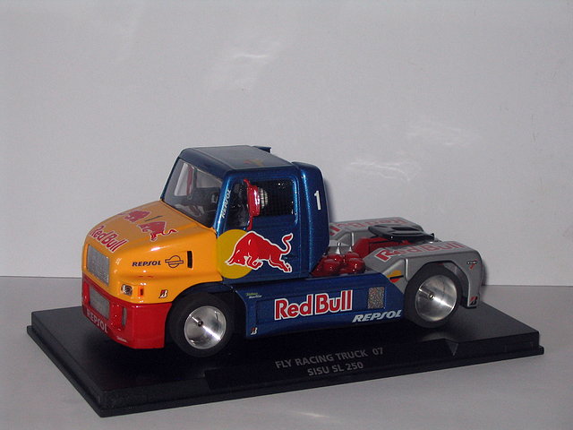 SISU RED-BULL