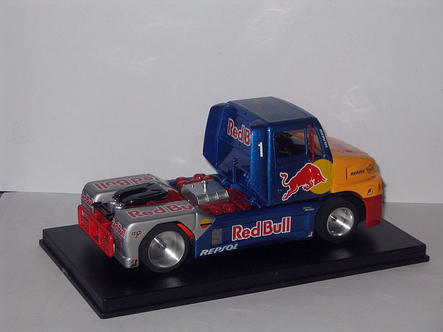 SISU RED-BULL