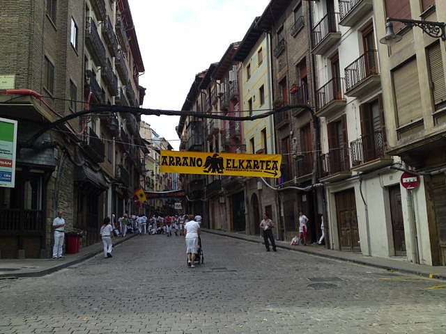 Al fondo una herriko taverna