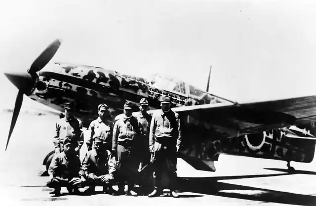 KI-61_244th_Sentai_crew