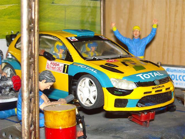 Volkswagen POLO - amarillo 001 (Small)