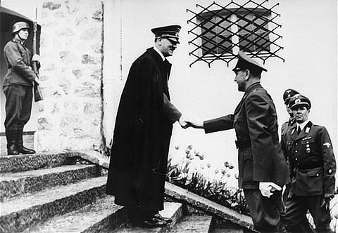 Adolf_Hitler_meets_Ante_Paveli?.1941