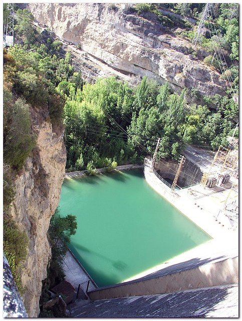 Muro embalse Buendia