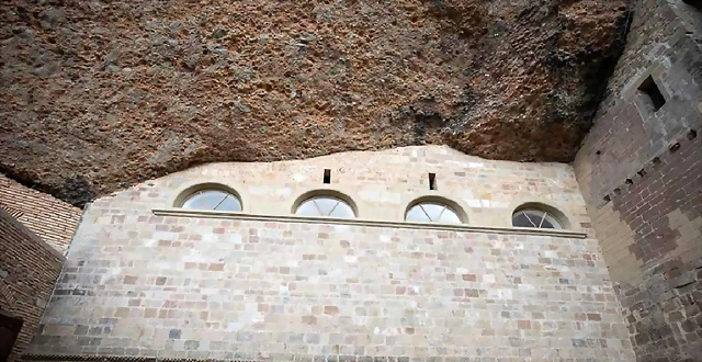 ROCA DE EL MONASTERIO ROCA DE EL MONASTERIO
