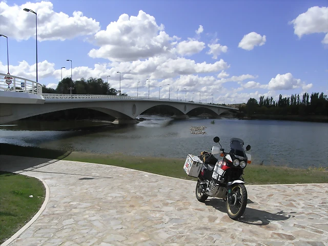 R0010908 R0010908