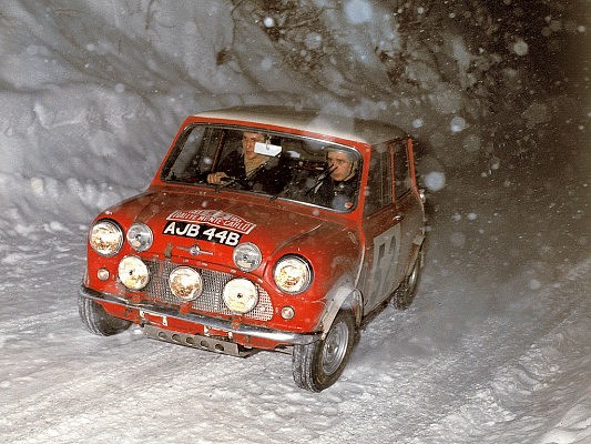 Mini_50_aniversario_Rally_Montecarlo-533x400