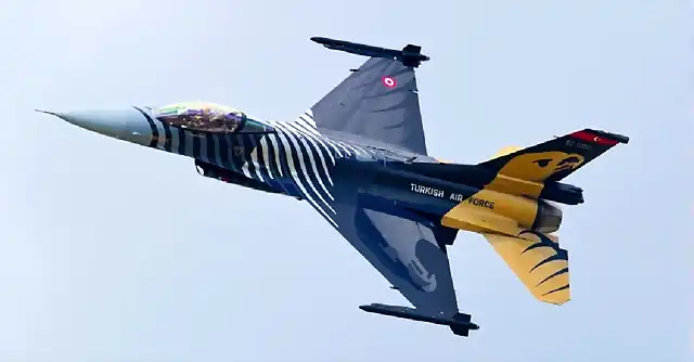 29.-Turkish-Air-Force-F-16-Demo_Image-Source-Katsuhiko-Tokunaga-codeonemagazine-758x396