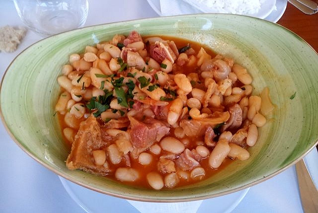 Dobrada (Callos con alubias blancas)