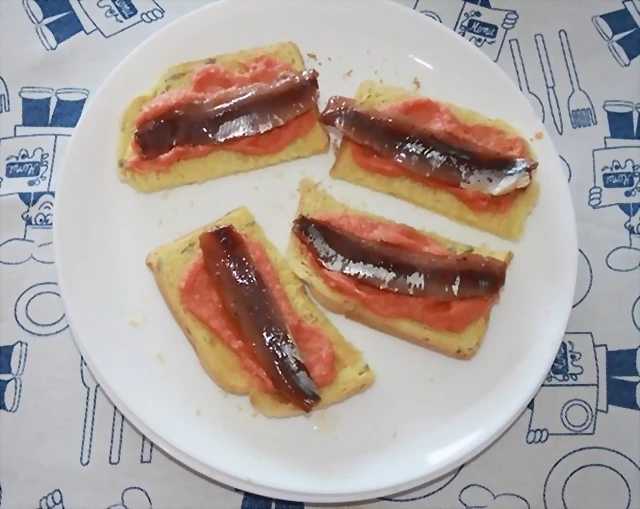 Tapas de sardina marinada