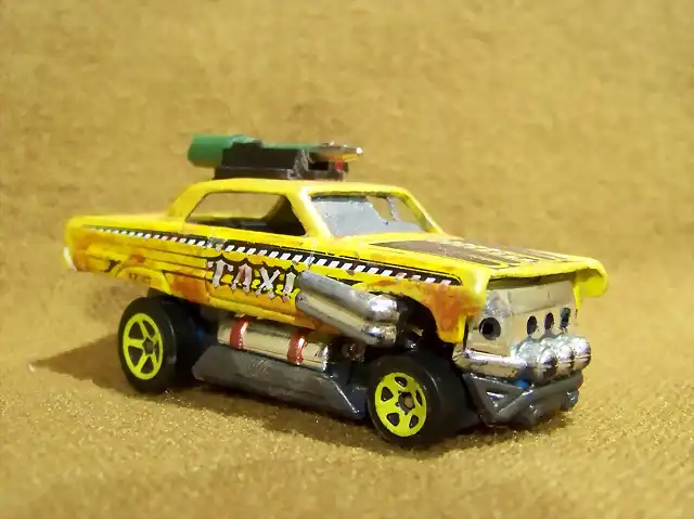 HOT WHEELS Impala '64 post apocalptico 2 (1)