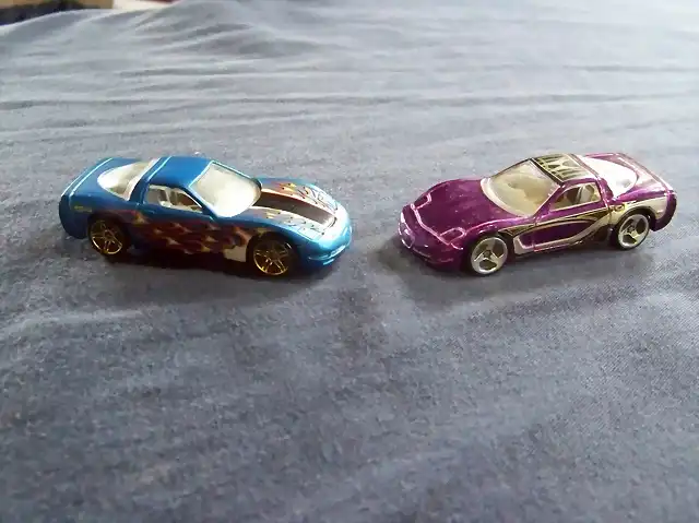 HOT WHEELS Corvette C5 (2)