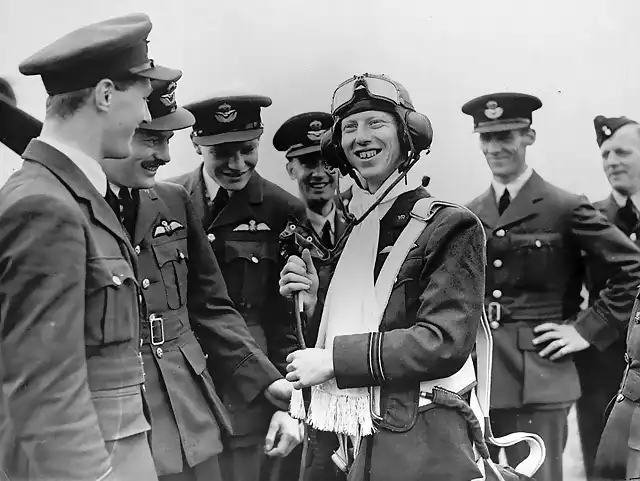 Ginger Lacey piloto de un Hawker Hurricane que derribo 18 enemigos enla Batalla de Inglaterra