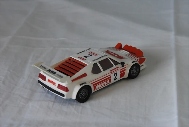 4072 BMW M1 trasera