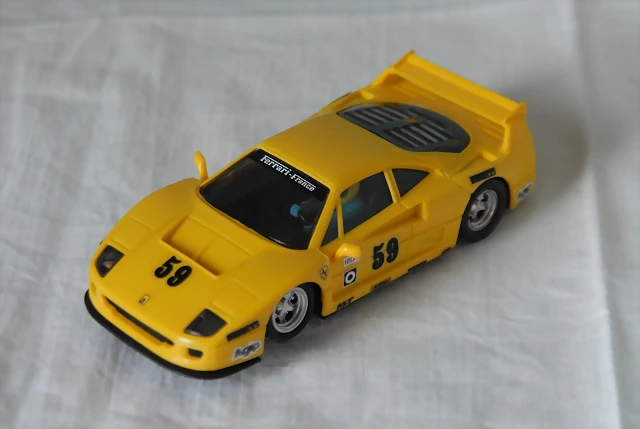 8352 F40