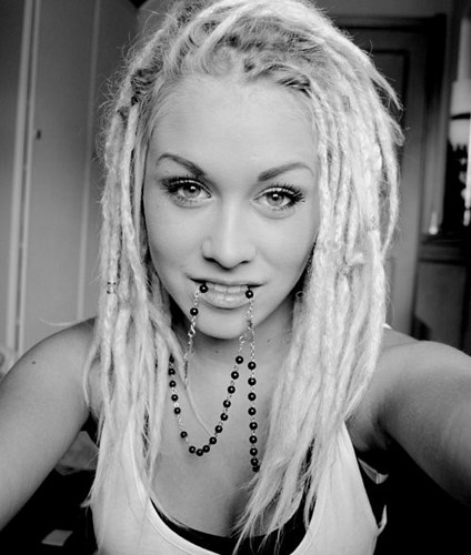 27809-16-chicas-con-rastas