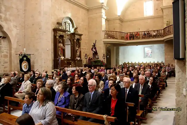 03, fieles en la iglesia, marca