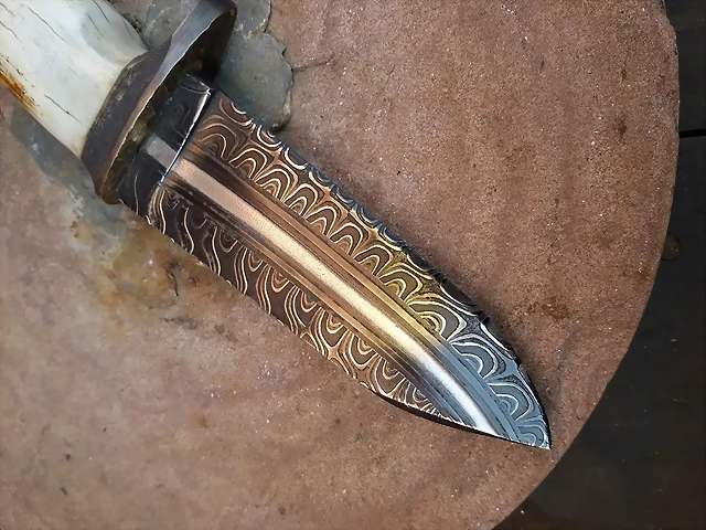 3 3