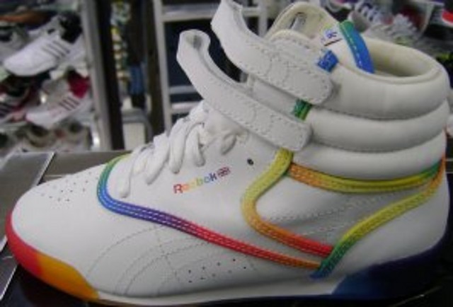 REEBOK 28 $140.000