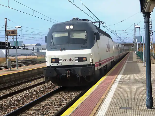 07, talgo procedente de barcelona 2