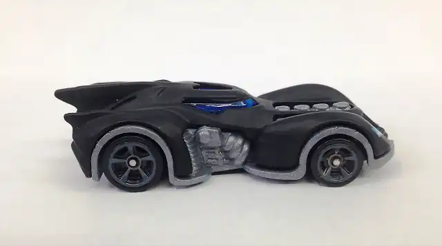 Batman Arkham Asylum Batmobile_2015_1